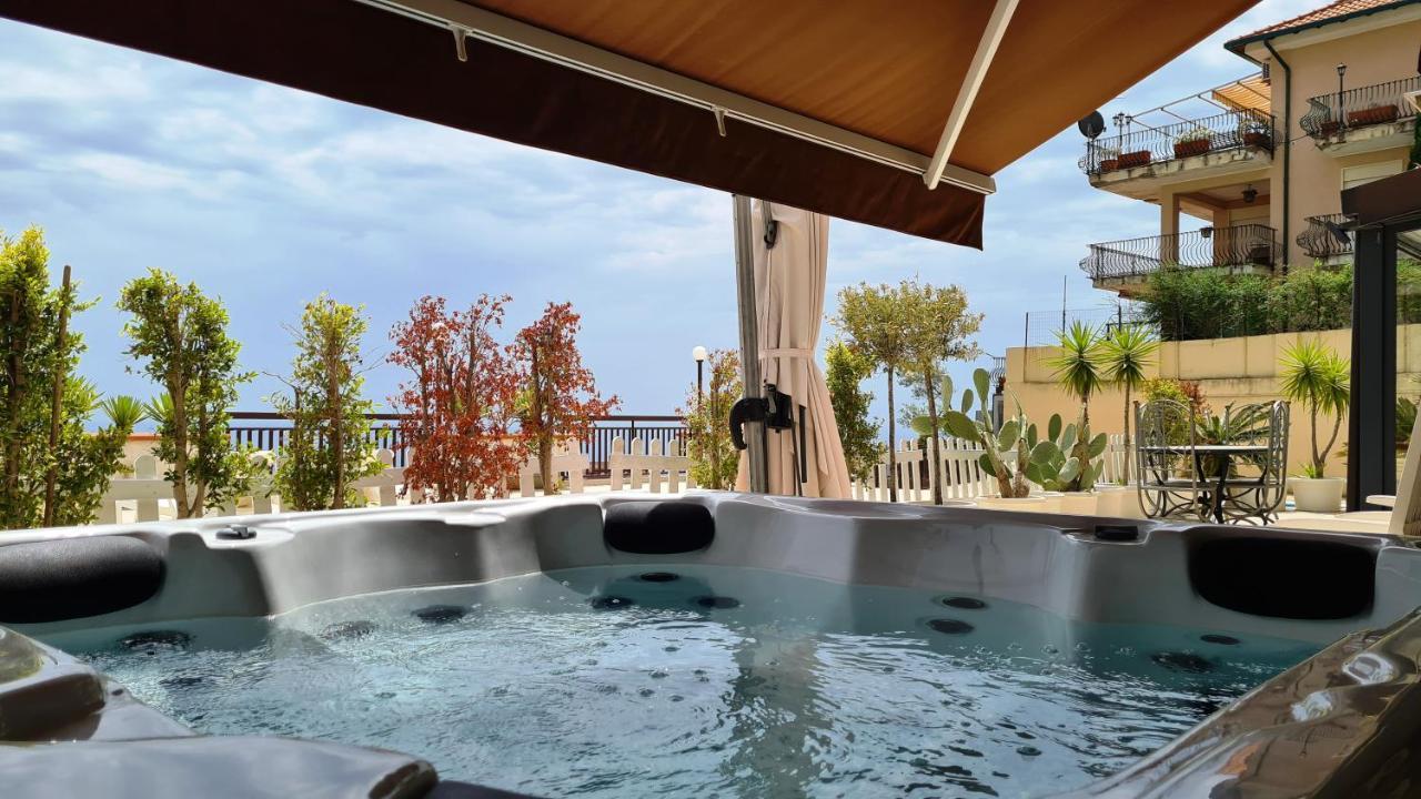 Apartamento Maison De Charme Taormina With Private Jacuzzi Exterior foto